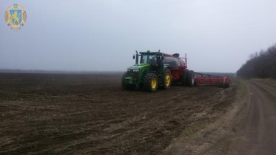 На Львівщині тривають весняно-польові роботи