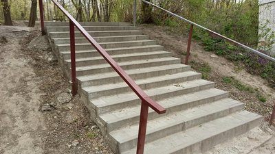 Як у львівському парку побудували небезпечні сходи (ФОТО)