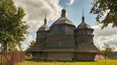 У дерев’яній церкві в Комарно покажуть унікальний відеомапінг