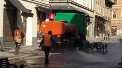 На Вербну неділю Львівську область будуть кропити хлоркою
