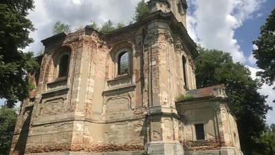 На Львівщині занепадає Костел усіх святих у Годовиці (ФОТОРЕПОРТАЖ, ВІДЕО)