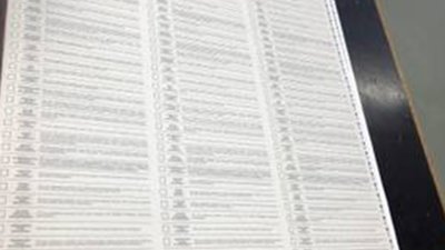 ЦВК показала бюлетень для голосування в першому турі виборів президента. Його довжина 80 см (ФОТО)