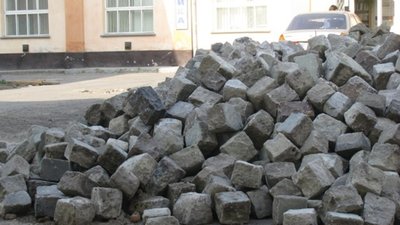 У Львові вимагають заборонити демонтаж історичної бруківки