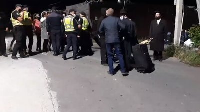 В Умані конфлікти між місцевими і паломниками: жителі не пускають хасидів до могили цадика Нахмана (ВІДЕО)