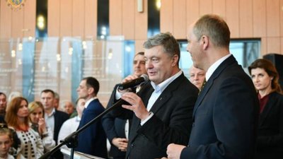 Якщо ти поїдеш на зустріч з Путіним, до тебе ніхто більше зі світової коаліції не приїде, - Порошенко