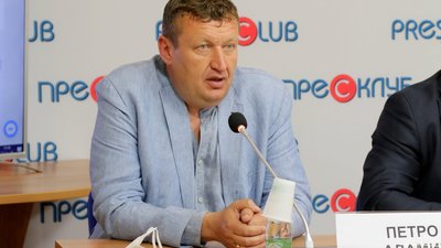 Садовий розпочав виборчу кампанію і "продаватиме" виборцям конфлікти у Львові, - Петро Адамик