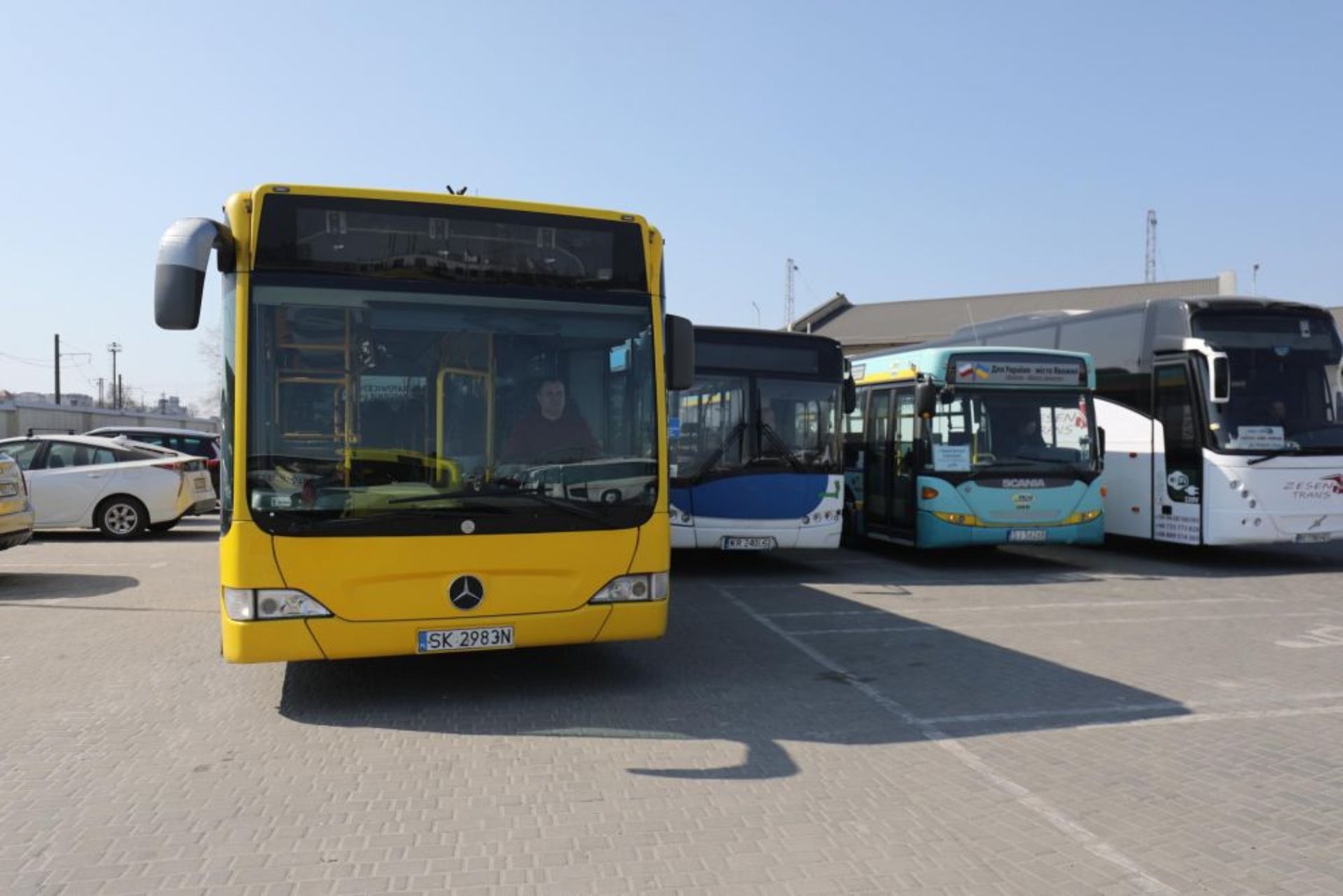Львів отримав від польських міст 20 великих низькопідлогових автобусів