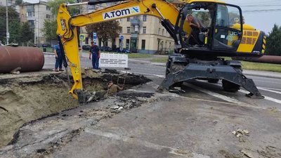 У Львові комунальникам Садового заважає дощ