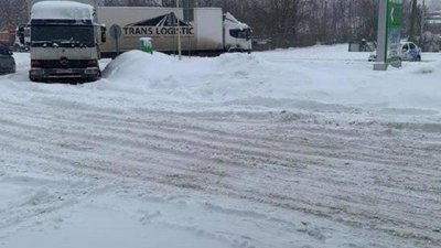 У Львові на Шевченка застрягла вантажівка (ФОТО)