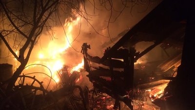У Краковці пожежники врятували 4 будівлі від вогню