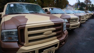 Ще 14 пікапів вирушили сьогодні зі Львівщини до захисників на різних фронтах