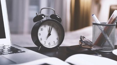 Зеленський має ветувати шкідливе рішення про переведення годинників, - Федоренко