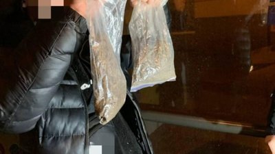 22-річний чоловік у Львові вночі гуляв із наркотиками (ФОТО)