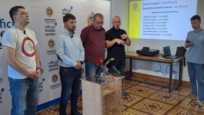 На Львівщині окремі місцеві священики та вчителі виступають проти декомунізації