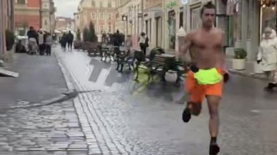 У центрі Львова бігав голий чоловік