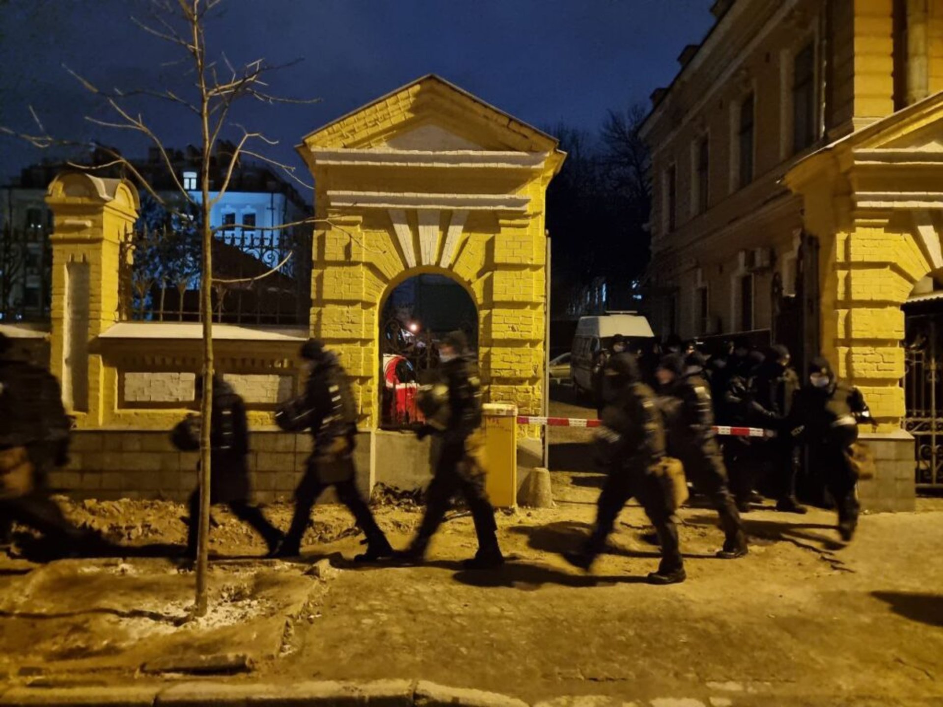 Поліція оточила вулицю Банкову у Києві, фото Еспресо
