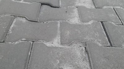У Львові після ремонту уже просідає бруківка (ФОТО)