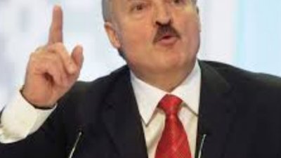 Лукашенко порадив не цілувати інших жінок в період епідемії (ВІДЕО)
