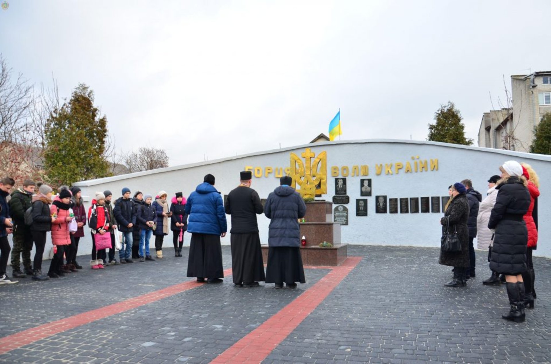 На Львівщині акцією «Свічка Захисника» вшанували загиблих Героїв. Фото: прес-служба ЛОДА