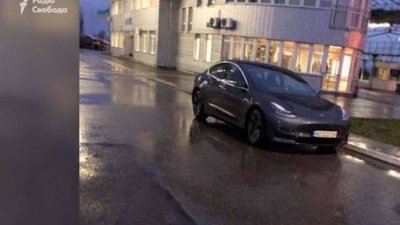 На Закарпатті поліція піймала п’яного начальника митниці на «Теслі» (ФОТО)