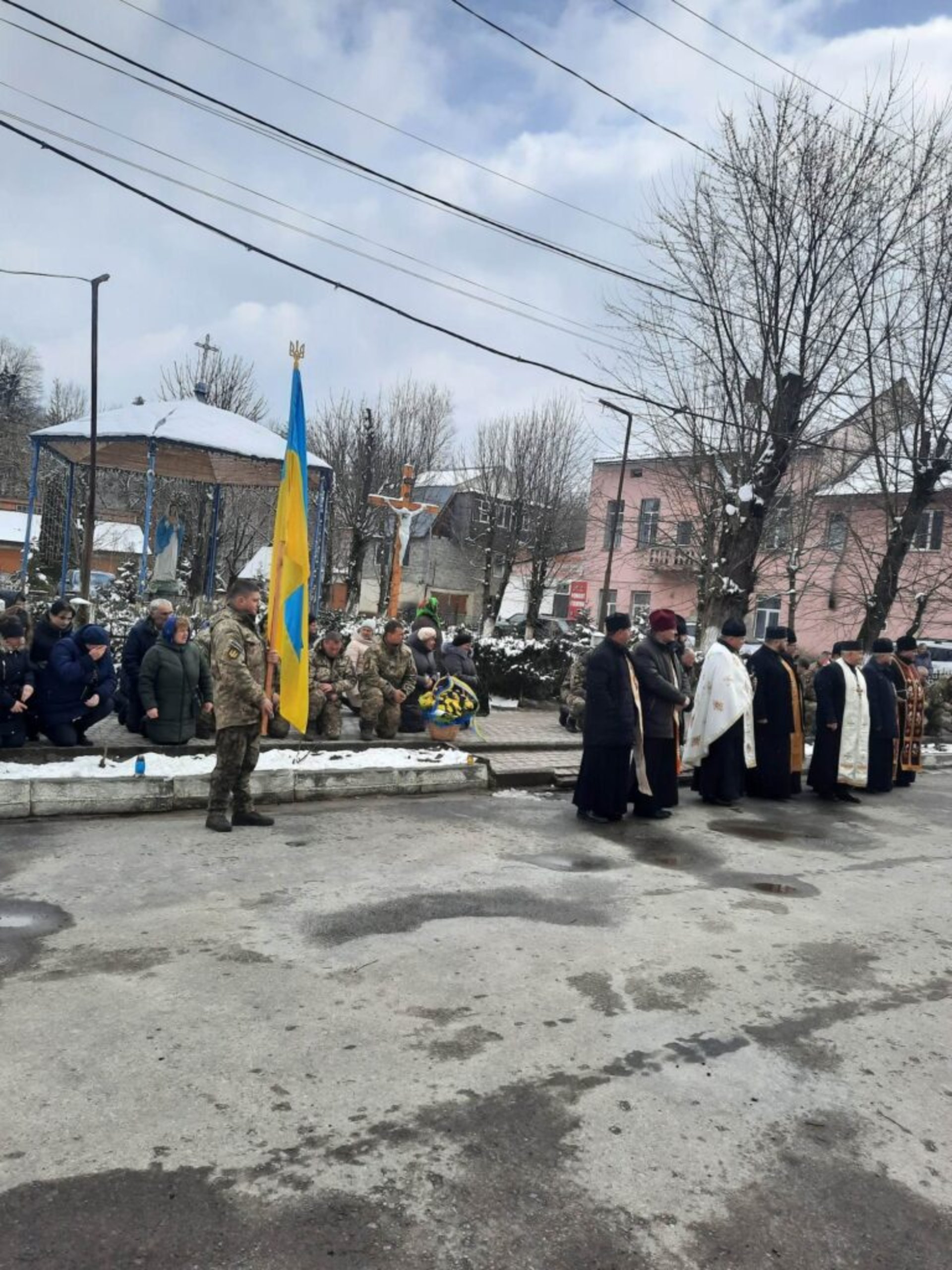 Львівщина на колінах зустріла молодого Героя