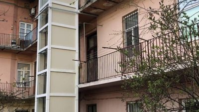 У Львові у центрі міста побудували ліфт
