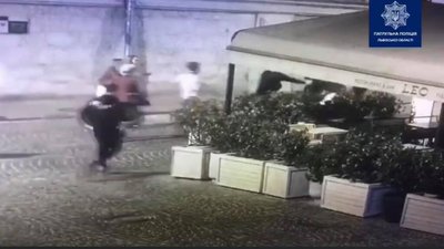 У Львові сталась масова бійка та стрілянина (ВІДЕО)