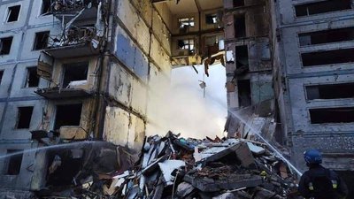 Рятувальники показали наслідки нічного удару по Запоріжжю
