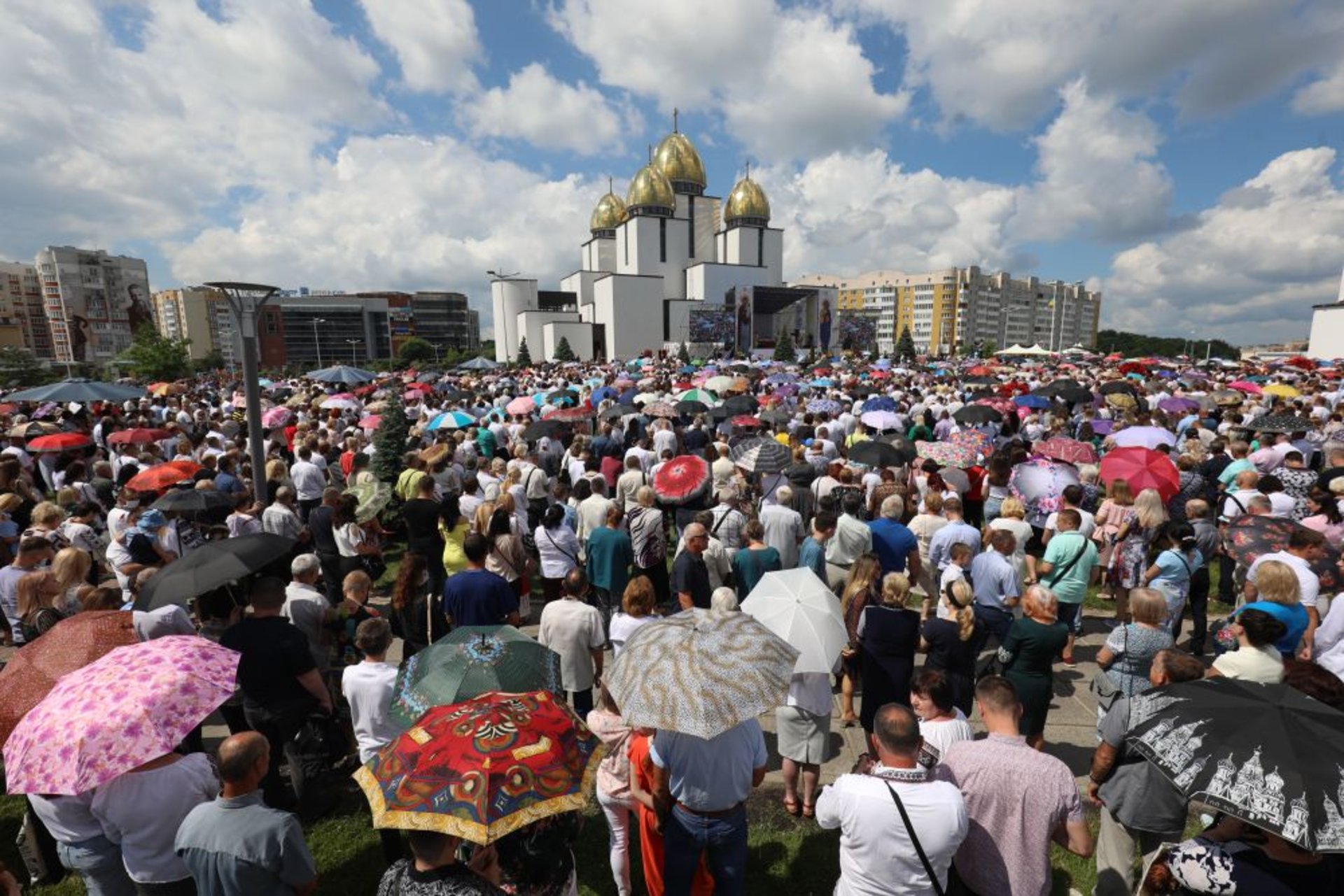 У річницю візиту Папи на Сихові тисячі львів’ян молилися з Блаженнішим Святославом, фото ЛМР
