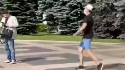 У Харкові депутата облили сечею (ВІДЕО)