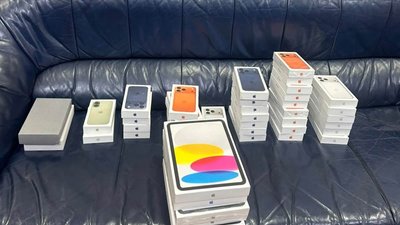 На Львівщині вилучили партію iPhone на кругленьку суму