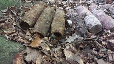 У Львові на території парку знайшли снаряди (ФОТО)