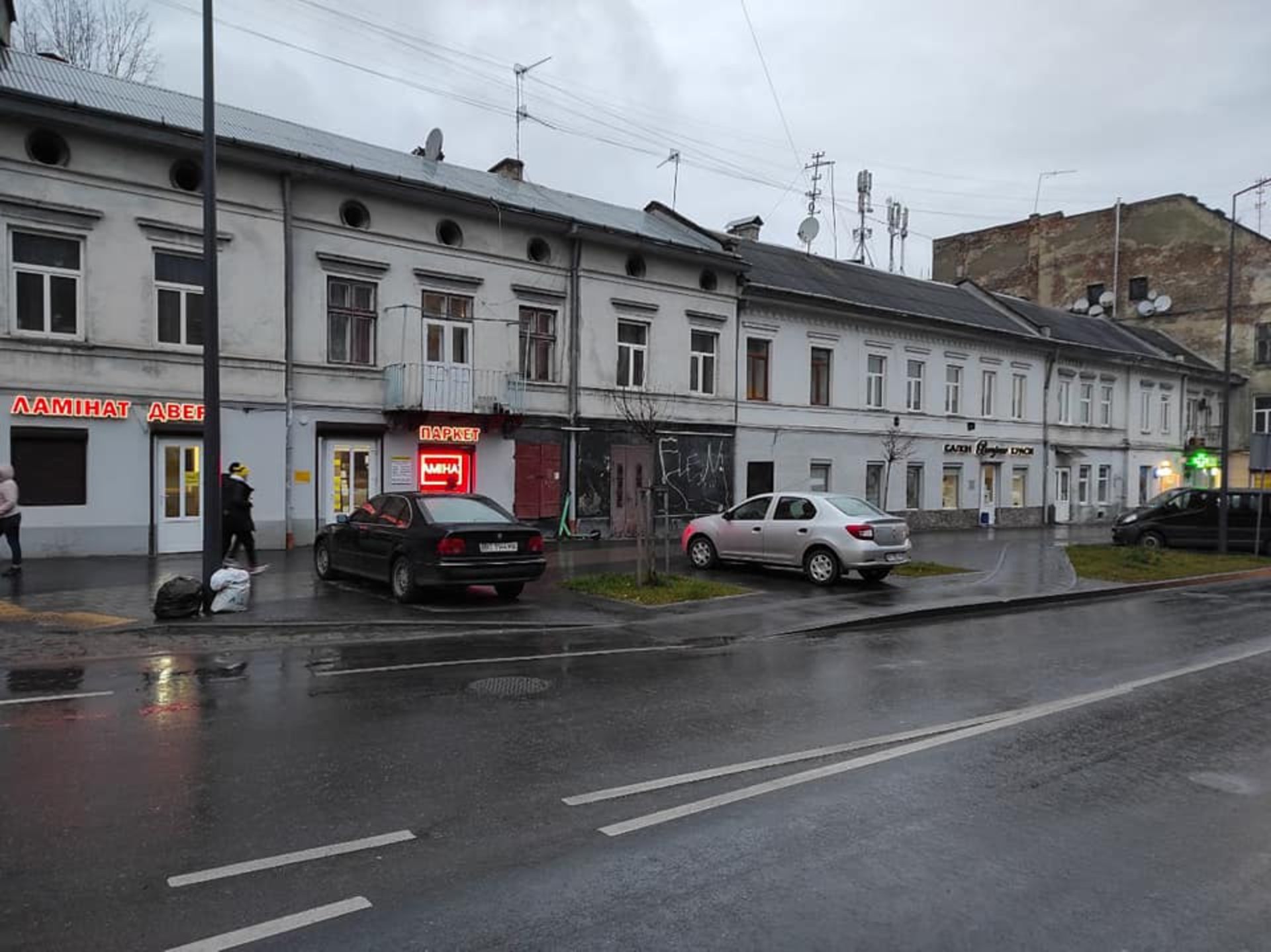 У Львові розповіли про недоліки ремонту вулиці Богдана Хмельницького, фото Зручне місто