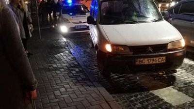 У центрі Львова затримали п’яного водія (ФОТО)