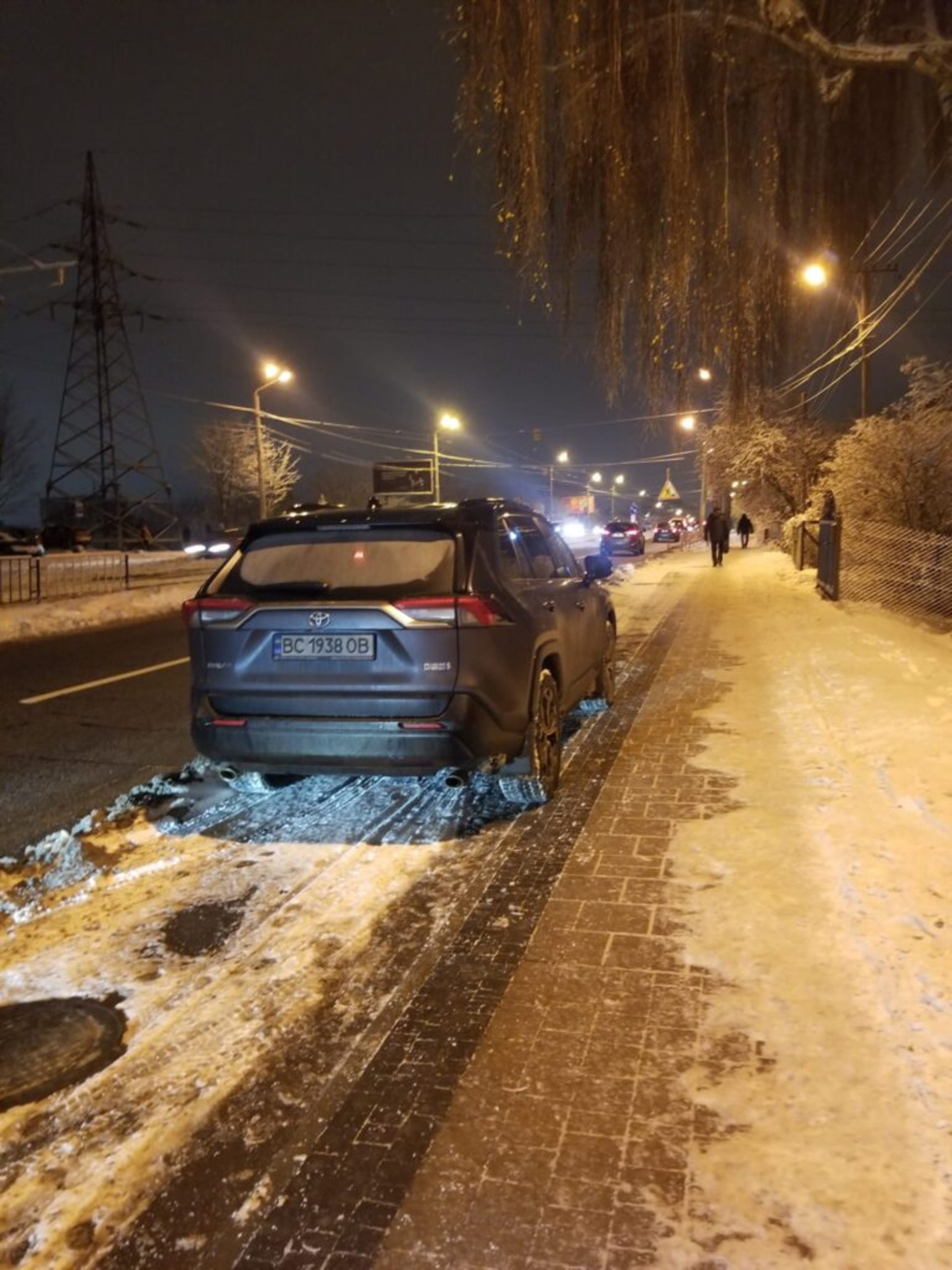 У Львові велодоріжки припали снігом, фото ГЛМЛ
