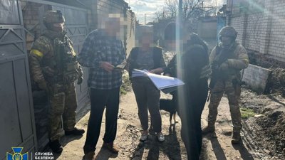 СБУ затримала у Херсоні колишню очільницю «філії російської залізниці», яка допомагала перекидати в Україну військові ешелони рф