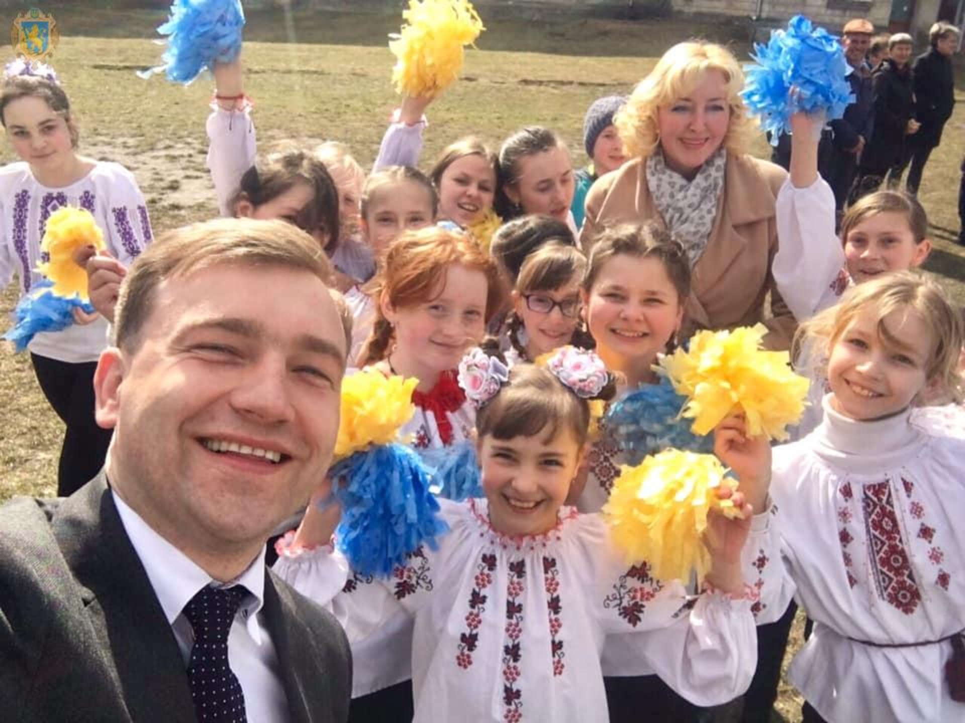 У Підкамені відкрили майданчик зі штучним покриттям