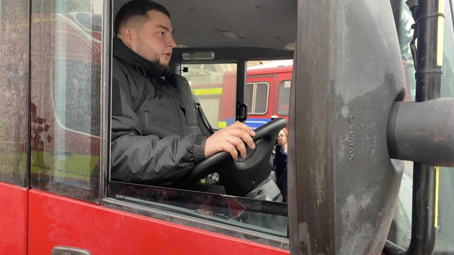 Українці із Люксембурга передали 16 автомобілів екстерної медичної допомоги