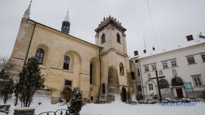 У церкві Львова проводять богослужіння мовою жестів