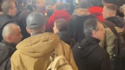 У Варшаві черги українців (ВІДЕО)