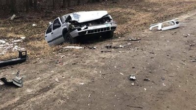 На Львівщині водій "BMW" влетів у припарковані автомобілі (ФОТО)