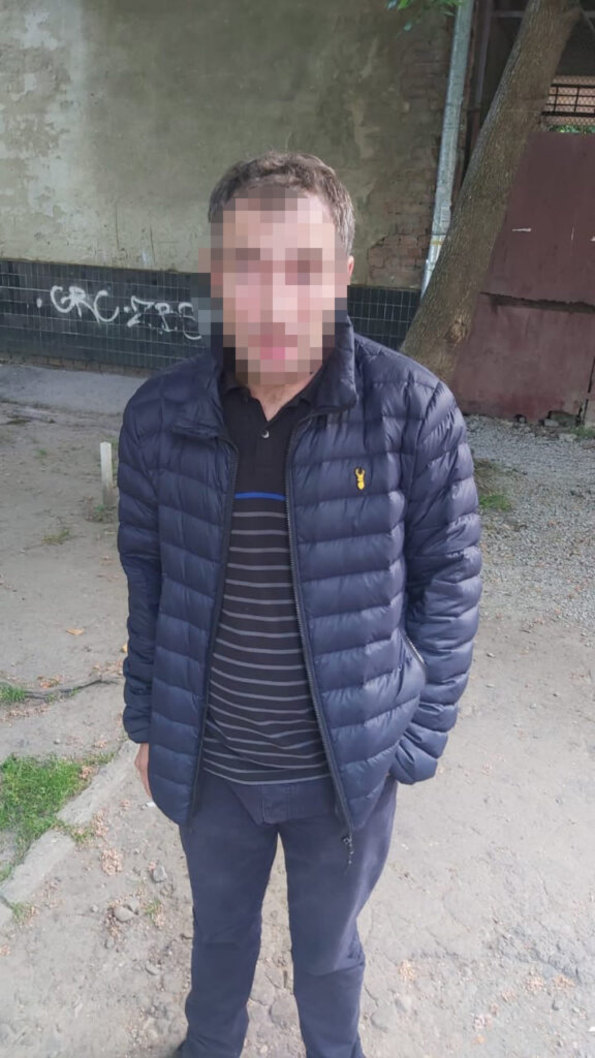 У Львові серед ночі побили та пограбували перехожого