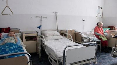 На Львівщині у три лікарні передали механічні ліжка з Польщі