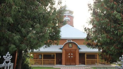 У Радехові під час ремонту храму УГКЦ знайшли дерев'яні фігури архиєреїв XVIII-XIX ст