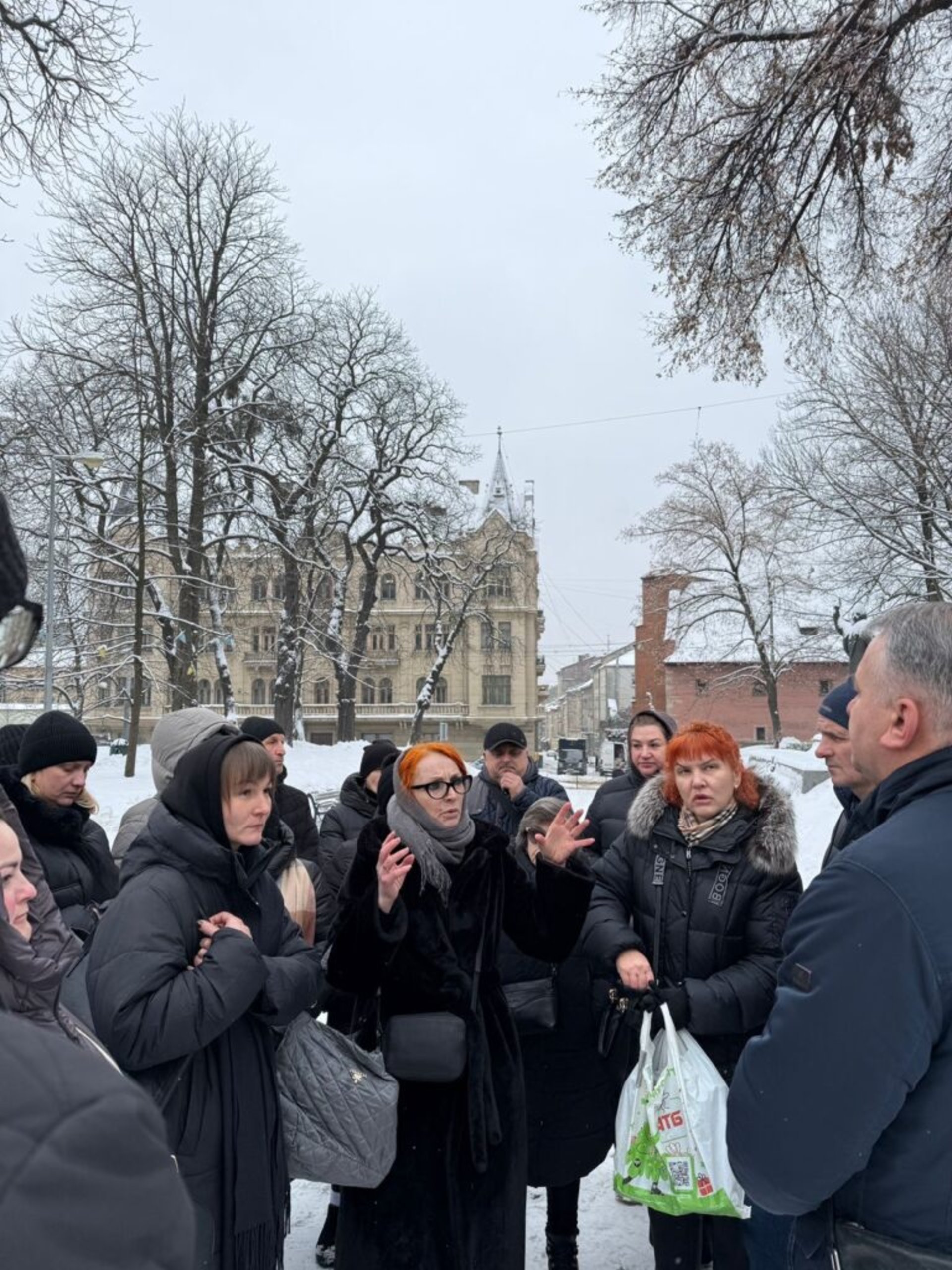 Родини новітніх Героїв України обурені діями Садового, фото Четверта студія