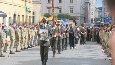 У Львові розпочалось прощання з Героєм України Тарасом Матвіївим (ФОТОРЕПОРТАЖ)