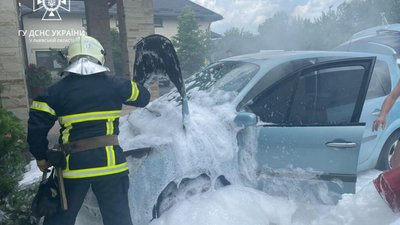 У Жовкві горів автомобіль