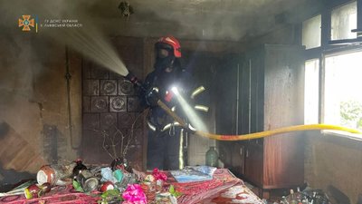 На Яворівщині горів житловий будинок (ФОТО)