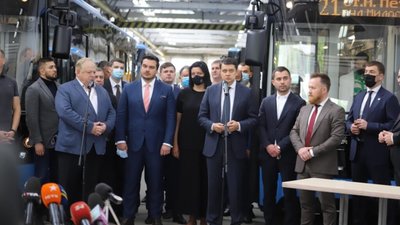 Разумков вважає, що законопроект про навчання у вишах іноземною мовою не загрожує державній (ВІДЕО)
