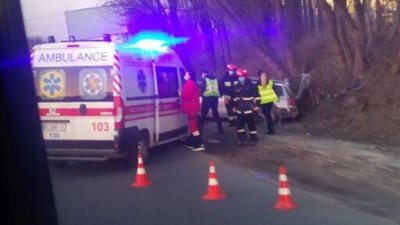 Поблизу Малехова у ДТП постраждали батько і семирічна дитина (ФОТО, ВІДЕО)
